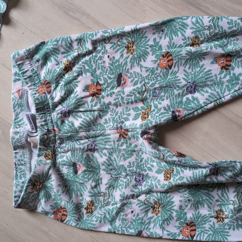 Roller Rabbit PJ Set - Picture 3 of 4